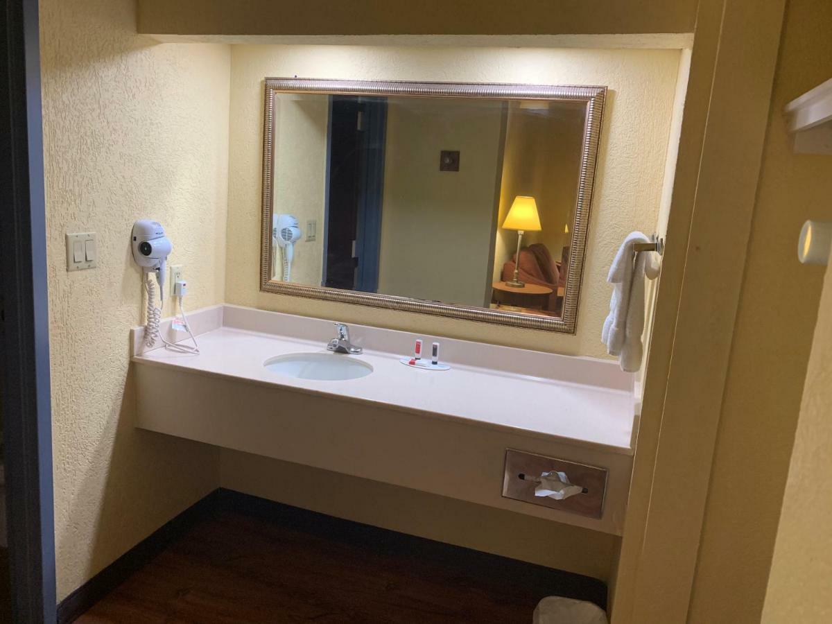 Motel 6 Savannah Ga Gateway & I95 Джорджтаун Экстерьер фото